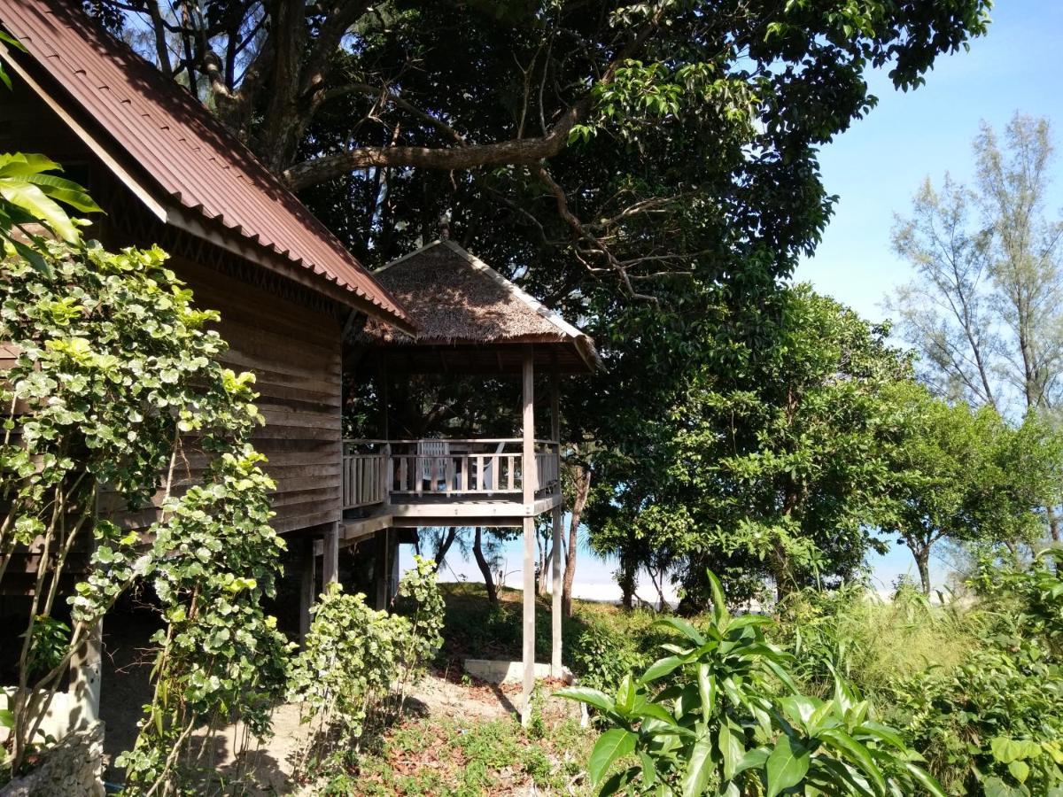 Jansom Bungalow 2 Koh Phayam Exterior photo